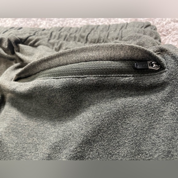 Vuori Men's Pants in Dark Green - Picture 5 of 8